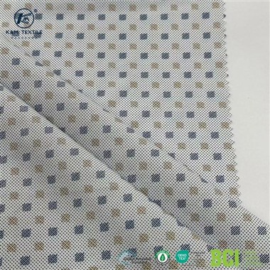 Kootud 4-suunaline veniv kangas